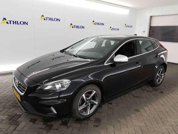 VOLVO V40 2016 yv1mv7431g2287995