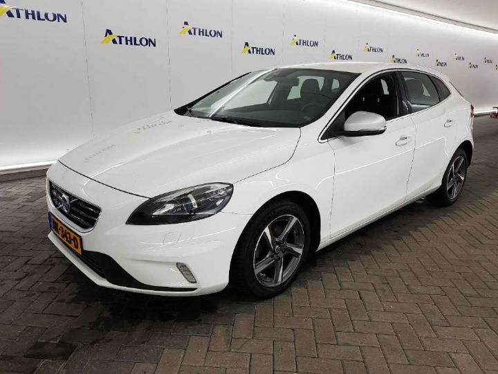 VOLVO V40 2015 yv1mv7431g2288580