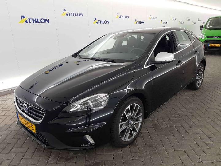 VOLVO V40 2015 yv1mv7431g2288700