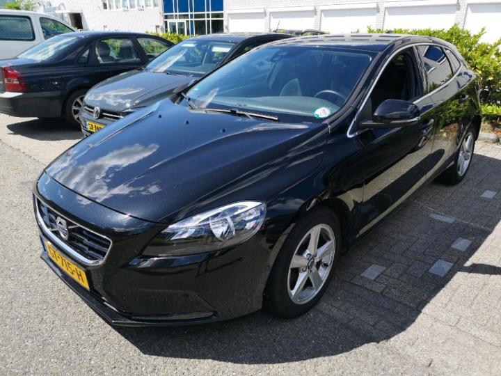 VOLVO V40 2015 yv1mv7431g2288963