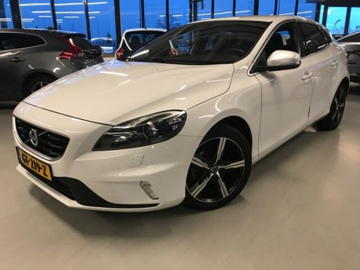 VOLVO V40 2015 yv1mv7431g2288994