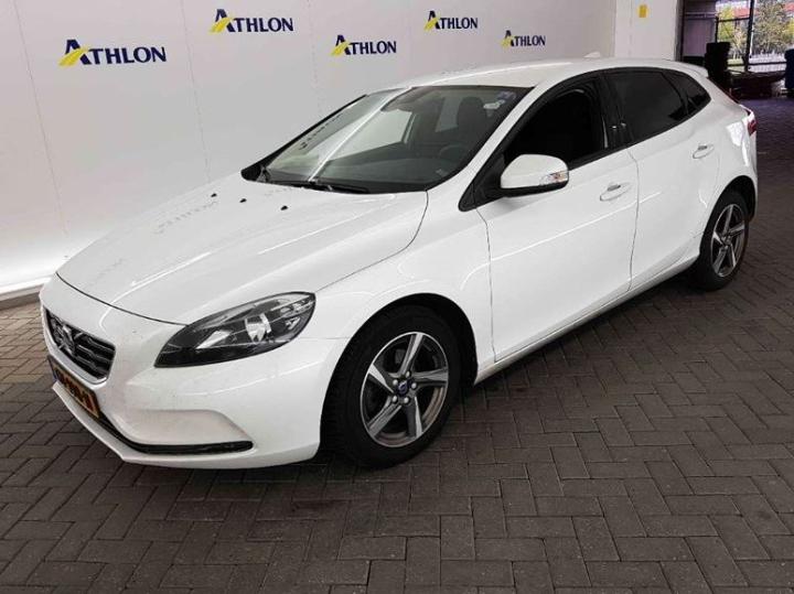 VOLVO V40 2015 yv1mv7431g2289037