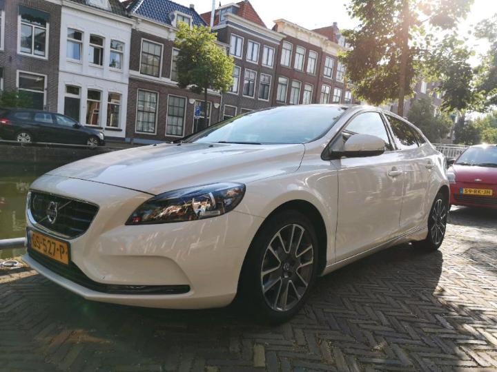 VOLVO V40 2015 yv1mv7431g2289286