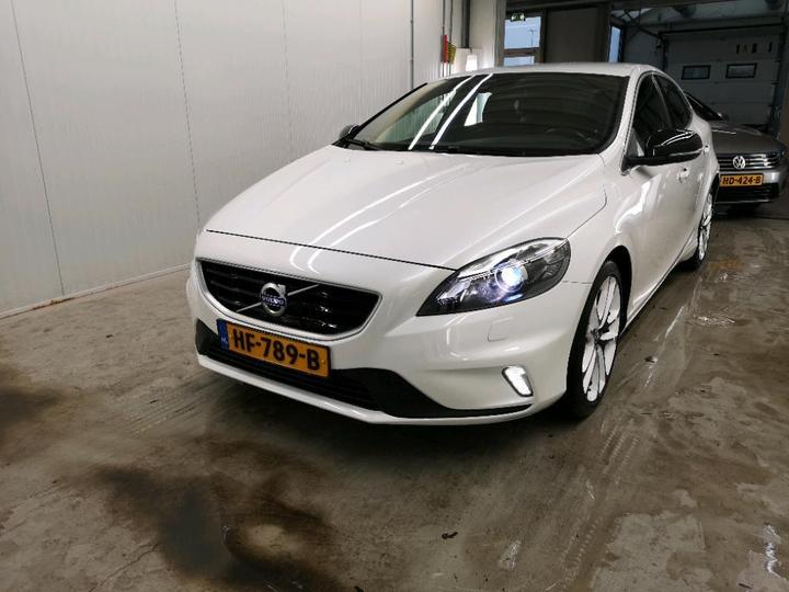 VOLVO V40 2015 yv1mv7431g2289765