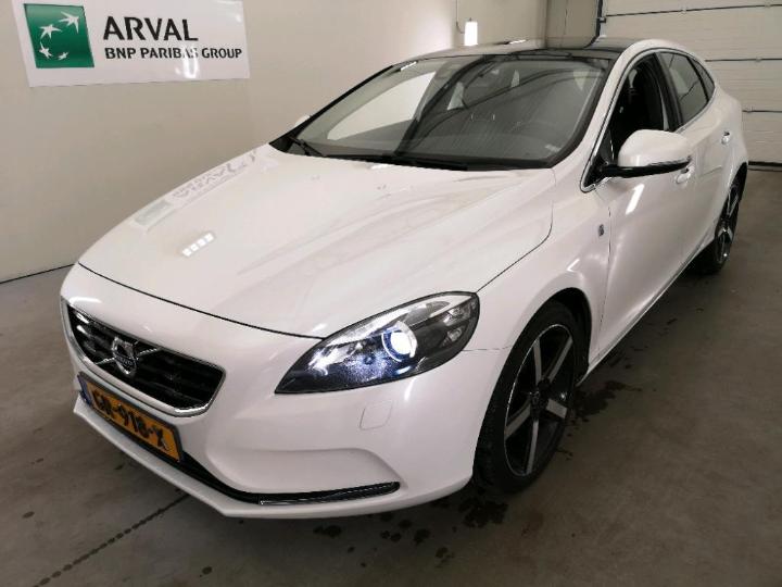 VOLVO V40 2015 yv1mv7431g2290218