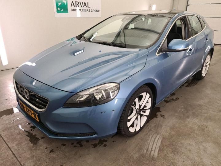 VOLVO V40 2015 yv1mv7431g2290455