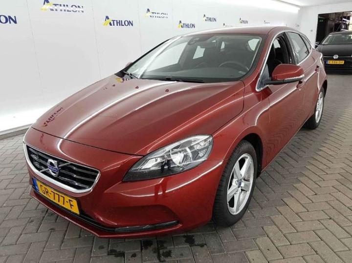 VOLVO V40 2015 yv1mv7431g2290535