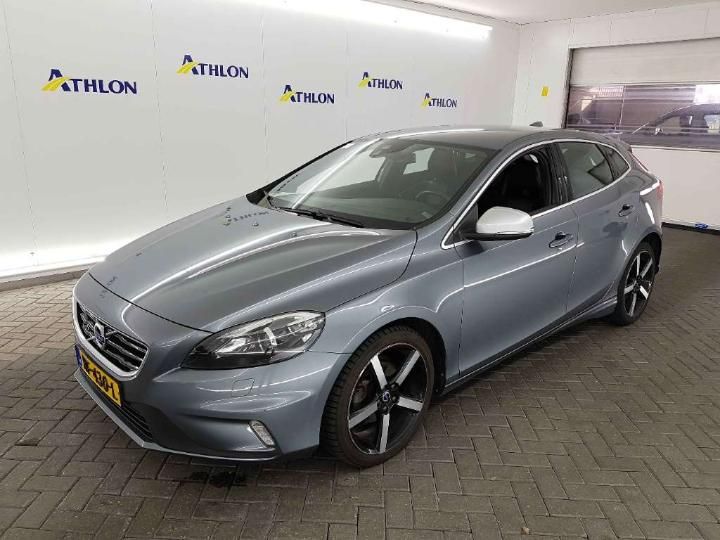 VOLVO V40 2015 yv1mv7431g2290824