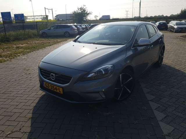 VOLVO V40 2015 yv1mv7431g2290936