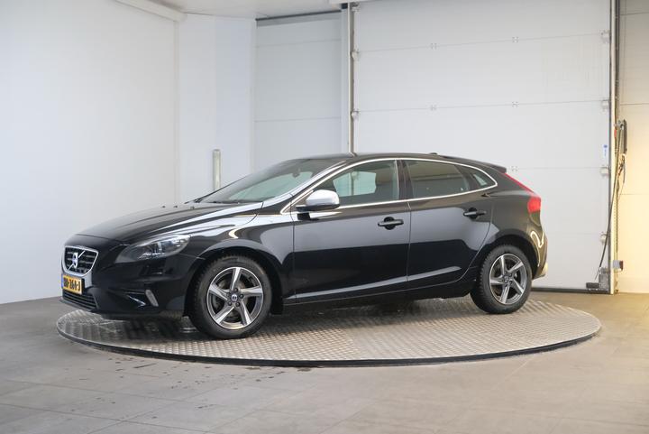 VOLVO V40 2015 yv1mv7431g2291004