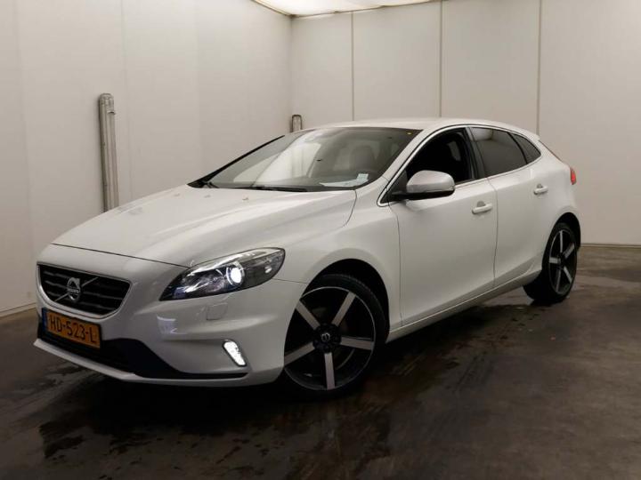 VOLVO V40 2015 yv1mv7431g2291036