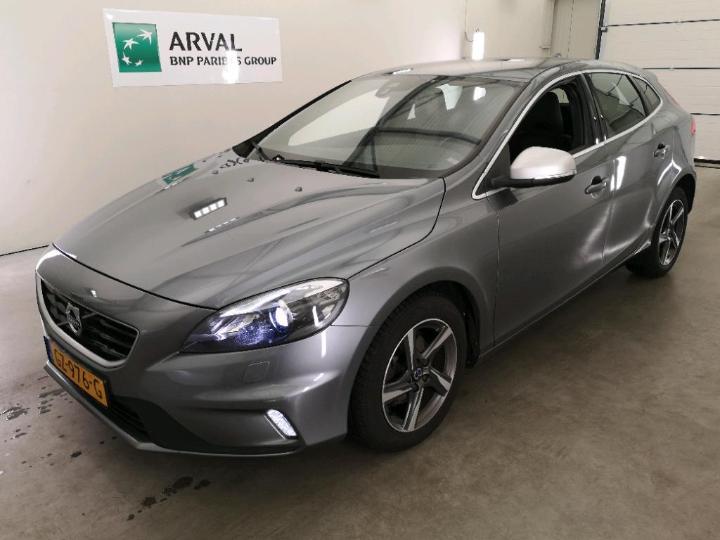 VOLVO V40 2015 yv1mv7431g2291096