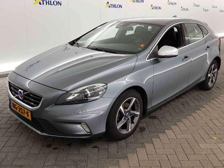 VOLVO V40 2015 yv1mv7431g2291580