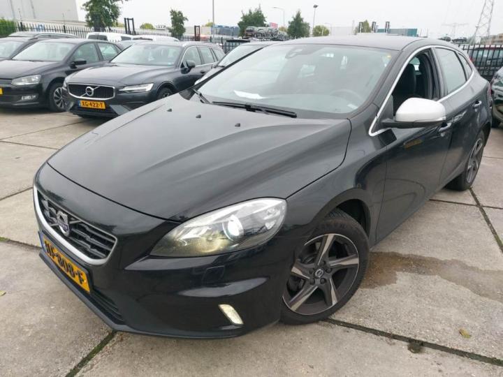 VOLVO V40 2015 yv1mv7431g2291887