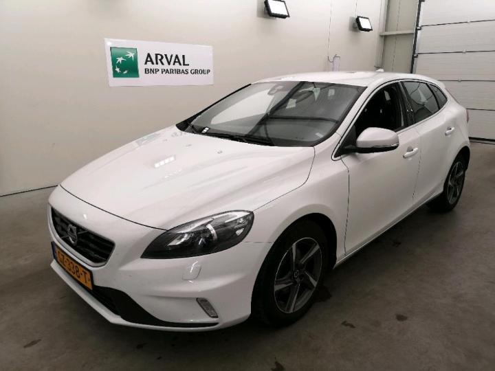 VOLVO V40 2015 yv1mv7431g2291980