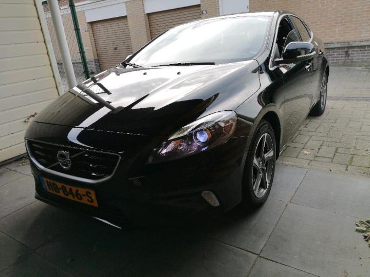 VOLVO V40 2015 yv1mv7431g2292402