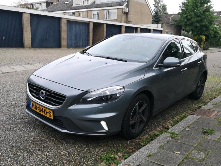 VOLVO V40 2015 yv1mv7431g2292778