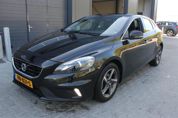 VOLVO V40 2015 yv1mv7431g2292836