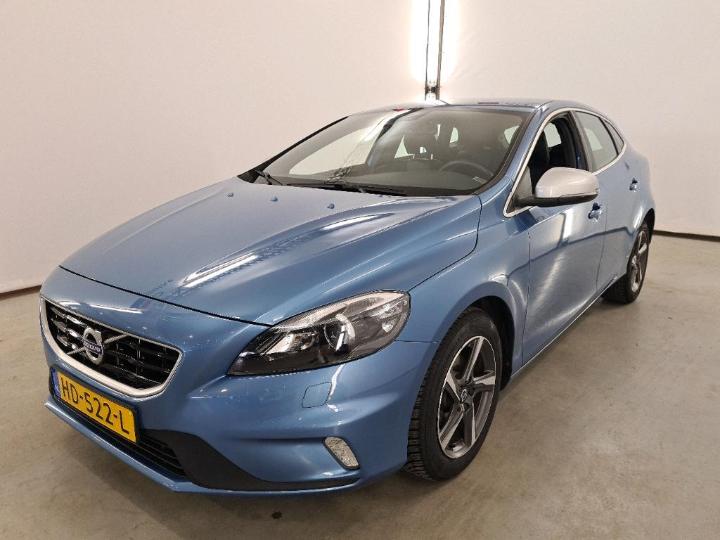 VOLVO V40 2015 yv1mv7431g2293384