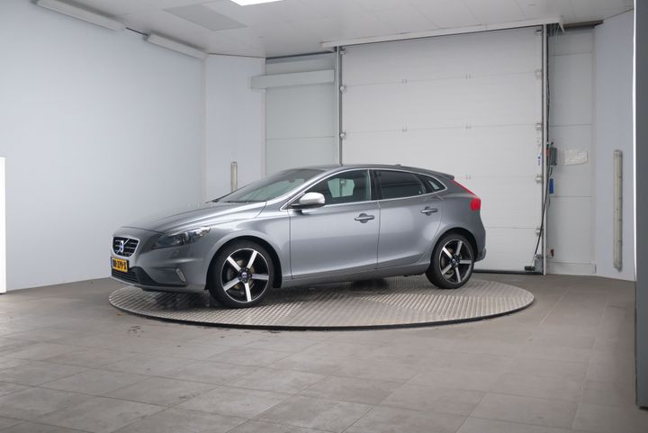 VOLVO V40 2015 yv1mv7431g2294946