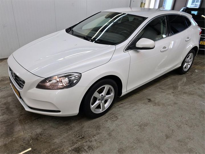 VOLVO V40 2015 yv1mv7431g2295019