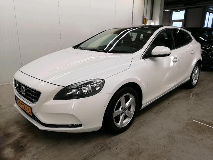 VOLVO V40 2015 yv1mv7431g2295775