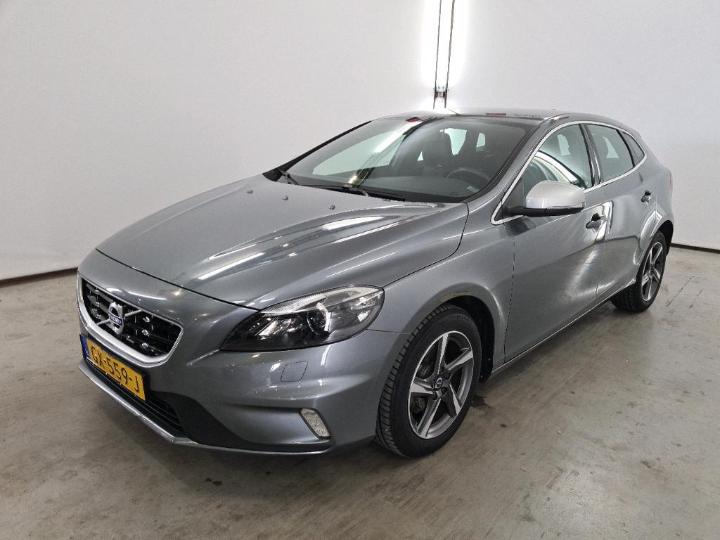 VOLVO V40 2015 yv1mv7431g2296032