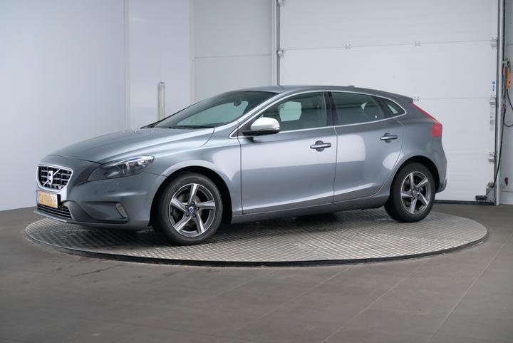 VOLVO V40 2015 yv1mv7431g2296770