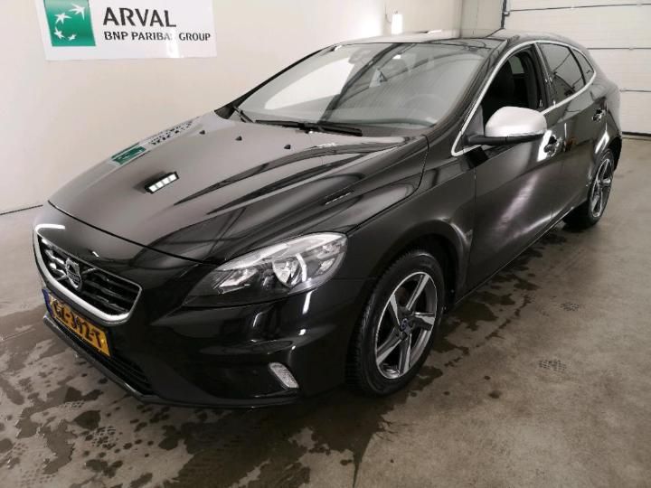 VOLVO V40 2015 yv1mv7431g2297477