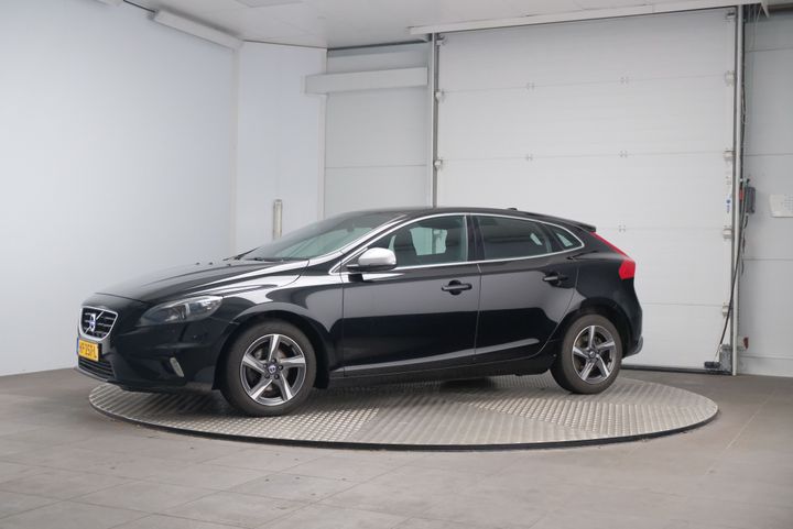 VOLVO V40 2015 yv1mv7431g2297565