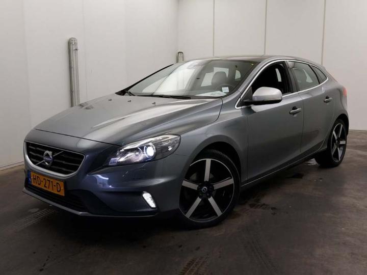 VOLVO V40 2015 yv1mv7431g2298256