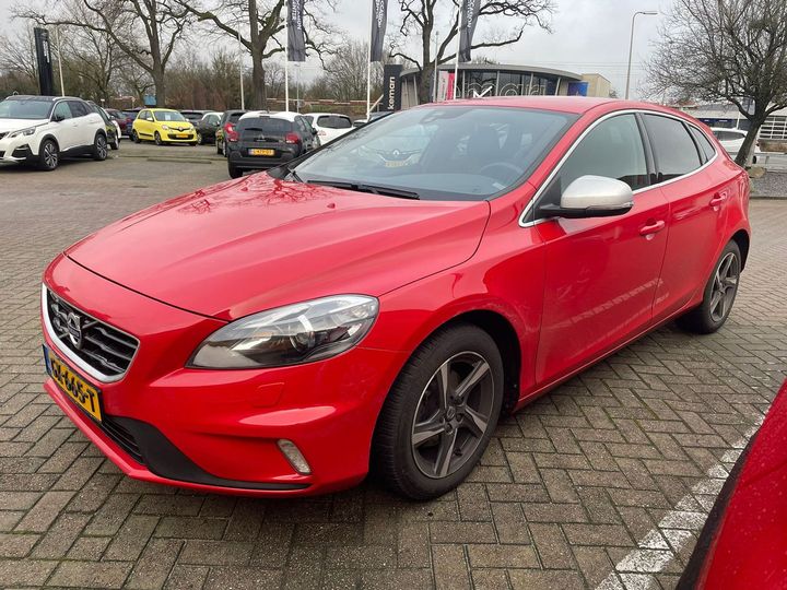 VOLVO V40 2015 yv1mv7431g2298410