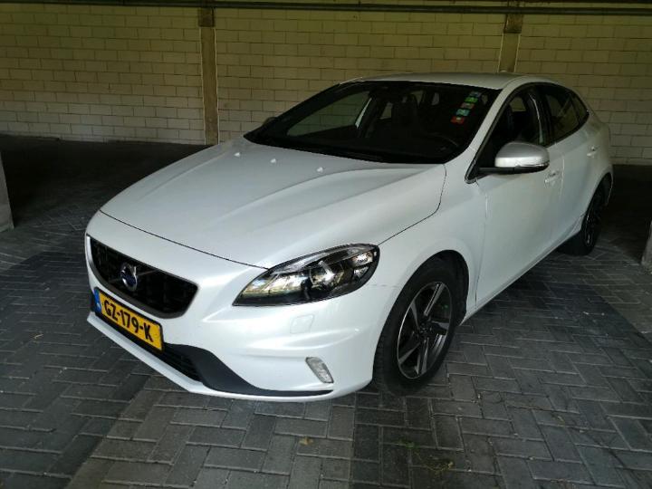 VOLVO V40 2015 yv1mv7431g2298622