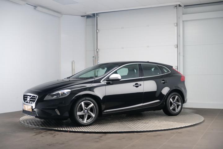 VOLVO V40 2015 yv1mv7431g2299519