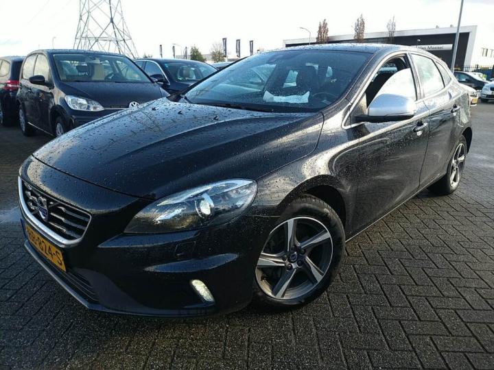 VOLVO V40 2015 yv1mv7431g2299724