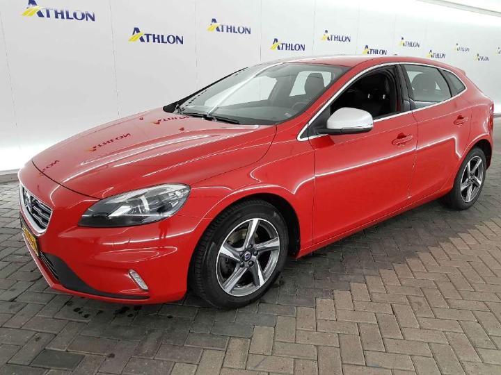 VOLVO V40 2015 yv1mv7431g2299821