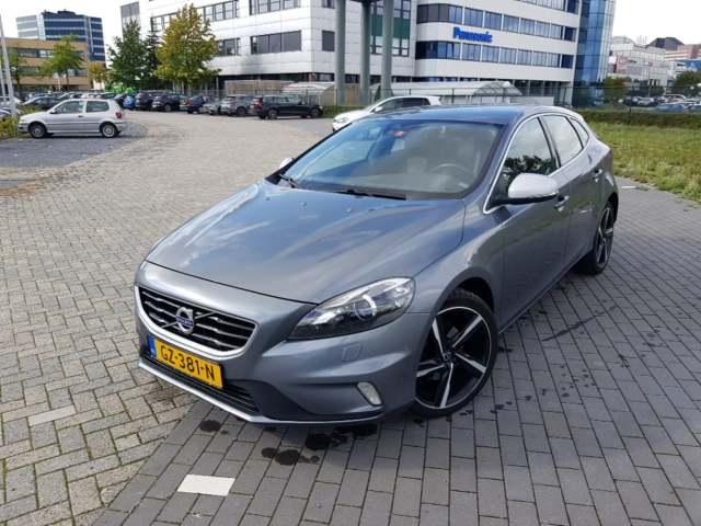 VOLVO V40 2015 yv1mv7431g2299974