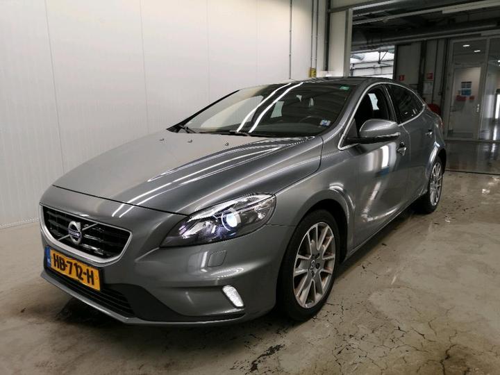 VOLVO V40 2015 yv1mv7431g2300149