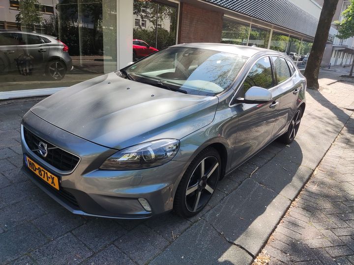 VOLVO V40 2015 yv1mv7431g2300539