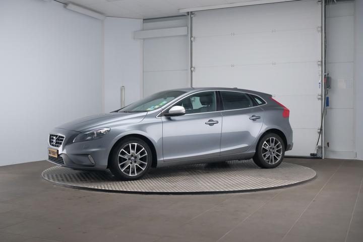 VOLVO V40 2015 yv1mv7431g2300956