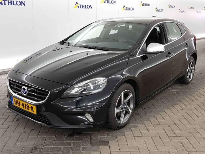 VOLVO V40 2015 yv1mv7431g2301011