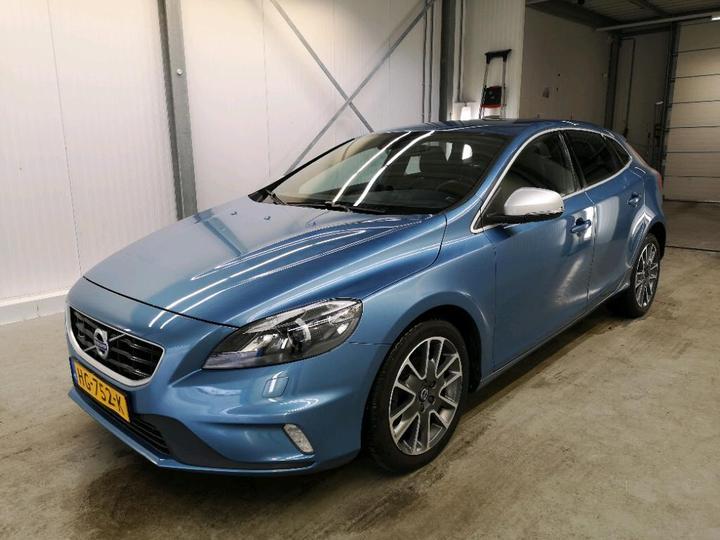 VOLVO V40 2015 yv1mv7431g2301176