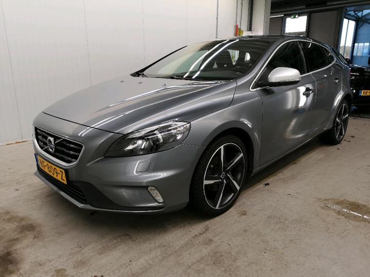 VOLVO V40 2015 yv1mv7431g2301289