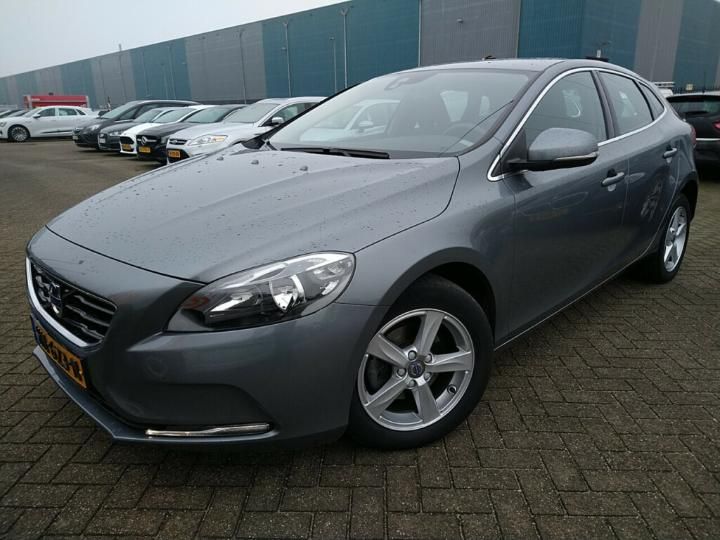 VOLVO V40 2015 yv1mv7431g2301325