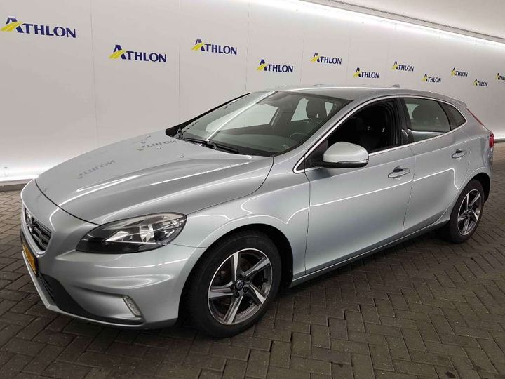 VOLVO V40 2015 yv1mv7431g2301517