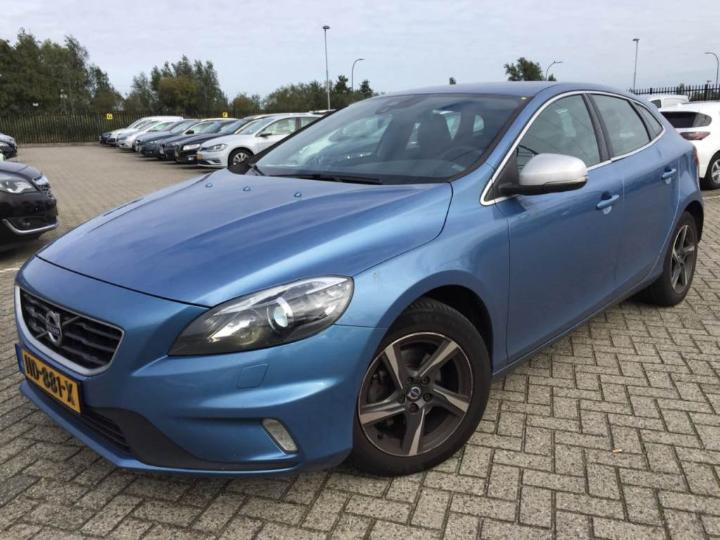 VOLVO V40 2015 yv1mv7431g2301770