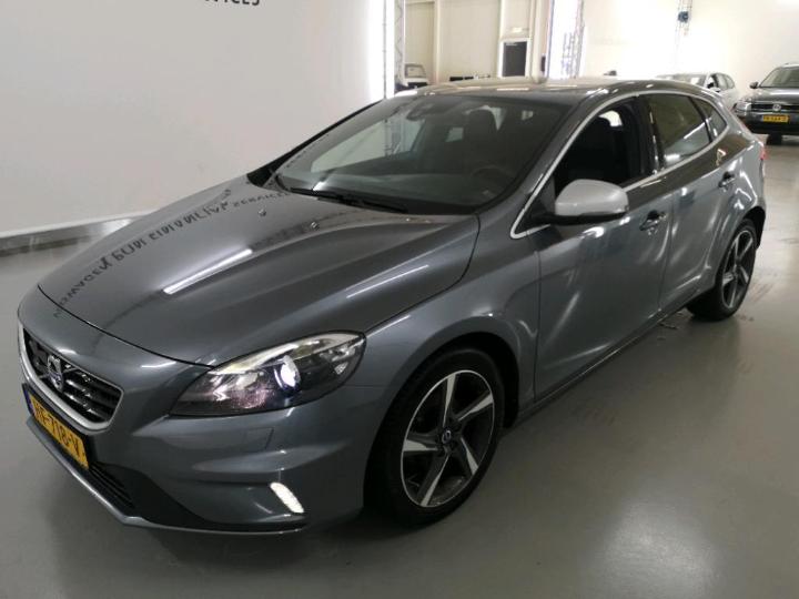 VOLVO V40 2015 yv1mv7431g2302697