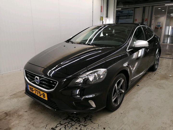 VOLVO V40 2015 yv1mv7431g2303037