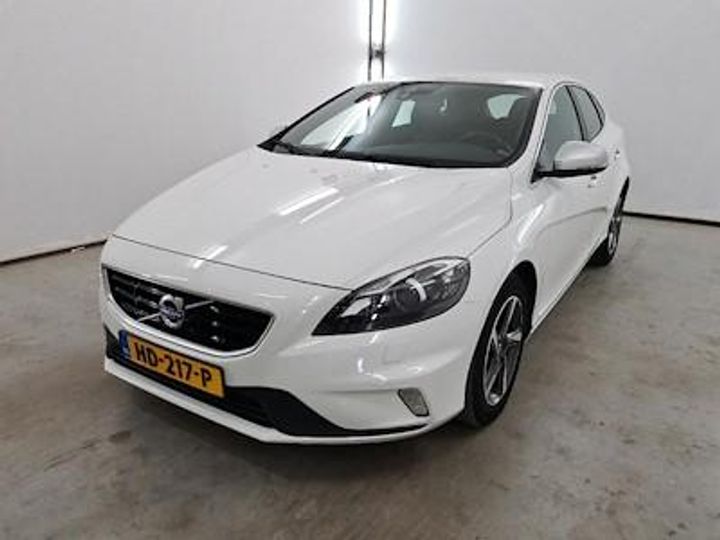 VOLVO V40 2015 yv1mv7431g2303228