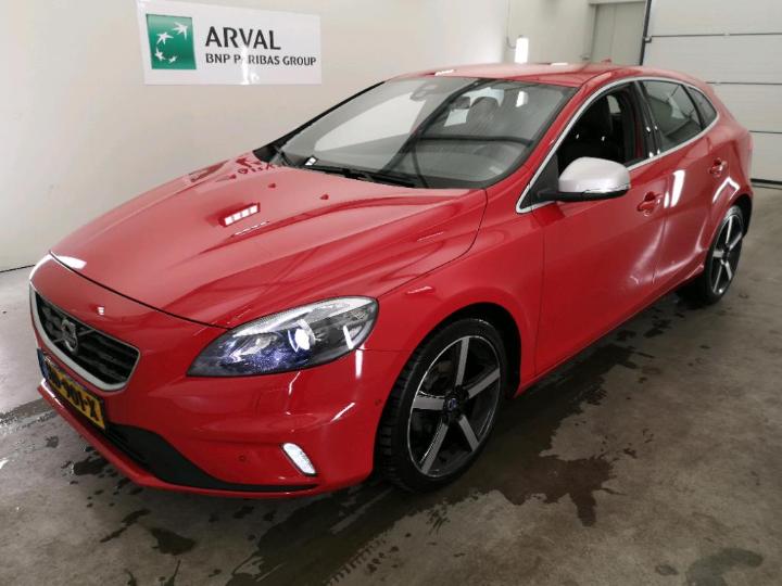 VOLVO V40 2015 yv1mv7431g2303239